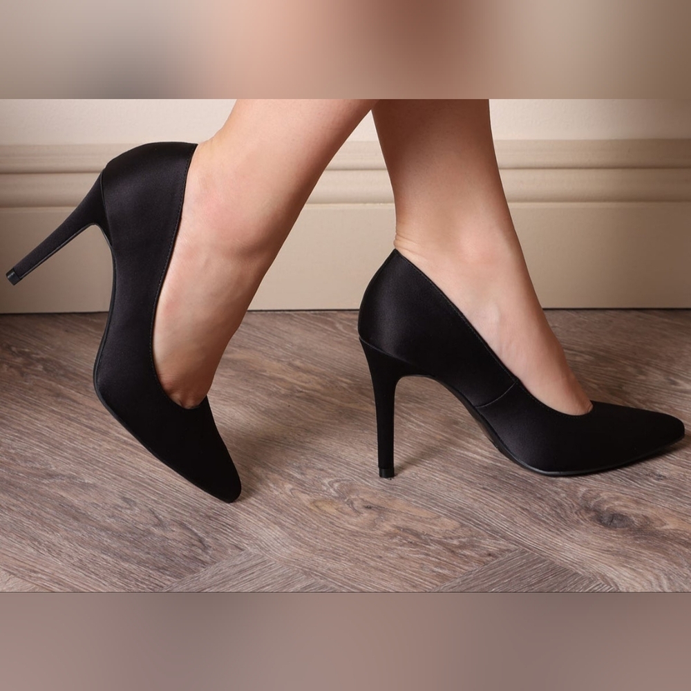 Elegant Black Stiletto Heels Sz 8 1/2
